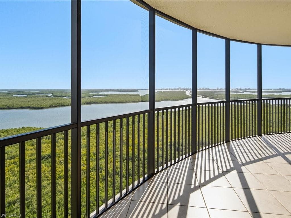 1050 Borghese LN 1804 NAPLES, FL 34114