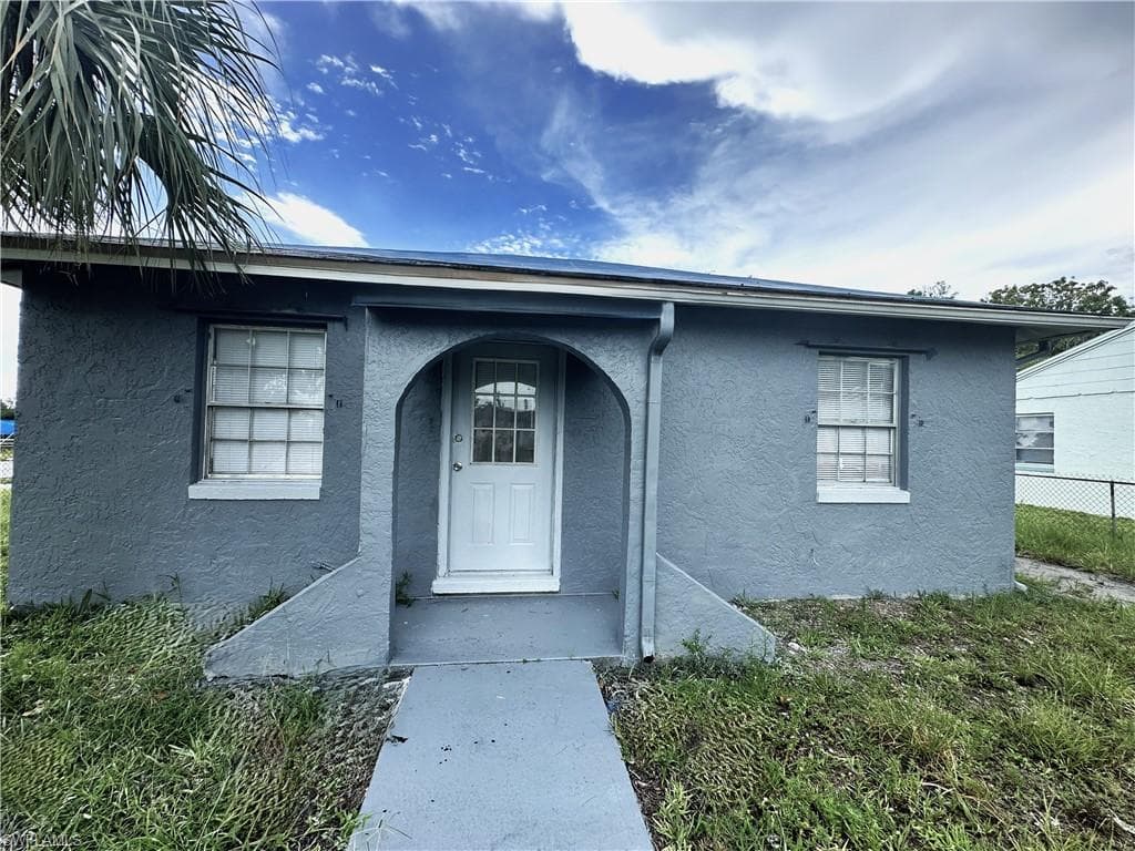3156 Market ST FORT MYERS, FL 33916