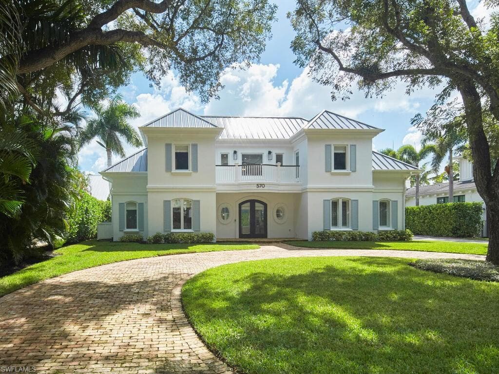 570 2nd AVE N NAPLES, FL 34102