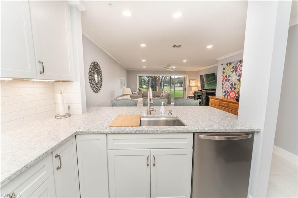 628 Woodshire LN G5 NAPLES, FL 34105