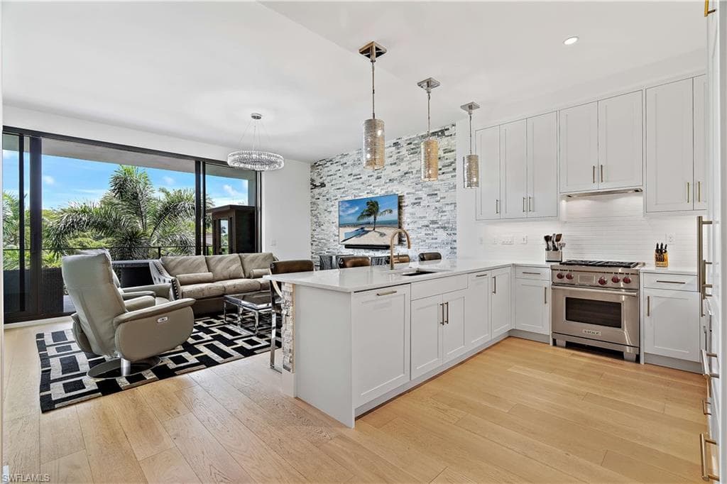 850 Central AVE 202 NAPLES, FL 34102