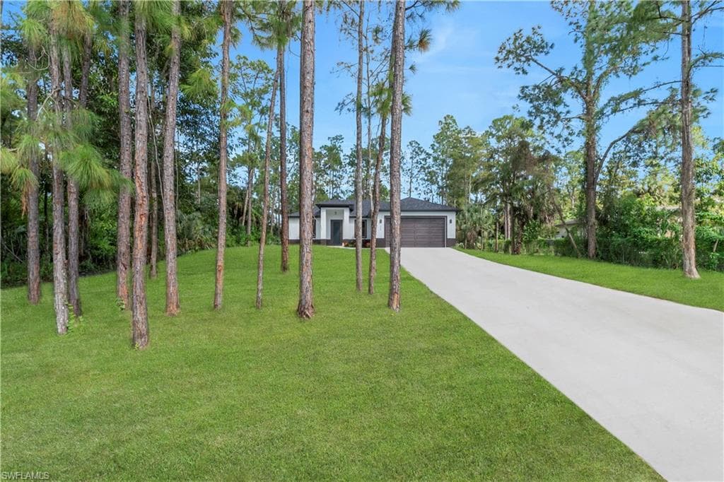 2224 Della DR NAPLES, FL 34117