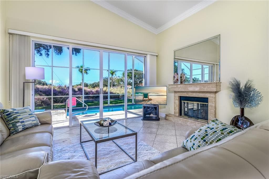 66 Fountain CIR NAPLES, FL 34119