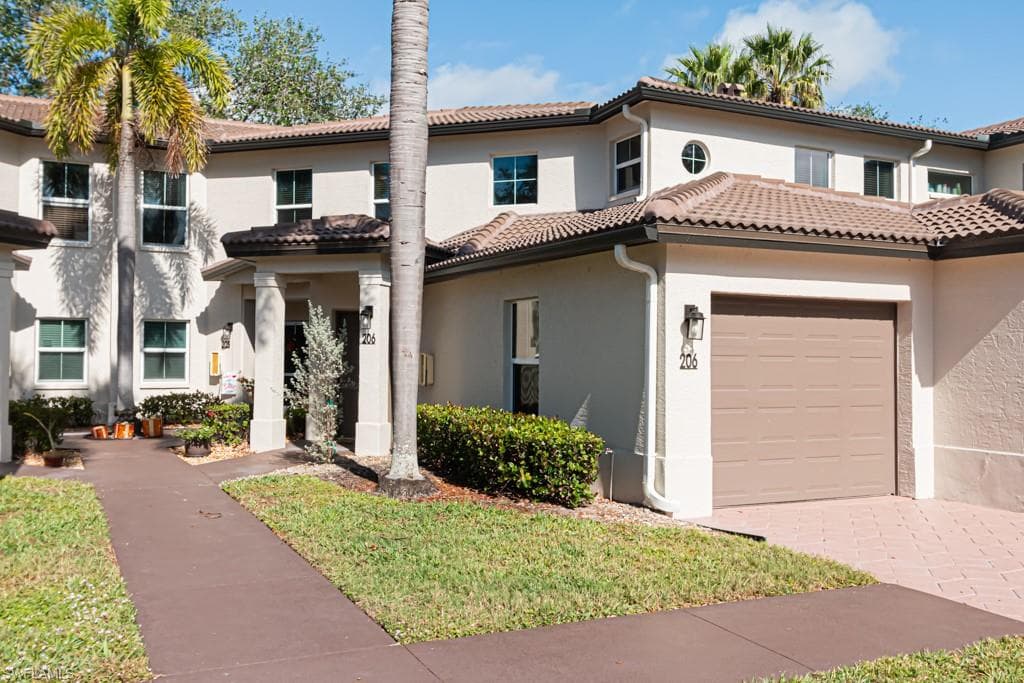 200 Diamond CIR 206 NAPLES, FL 34110