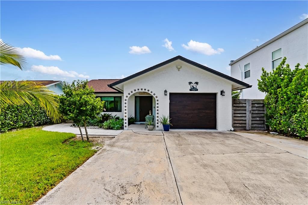 714 103rd AVE N NAPLES, FL 34108
