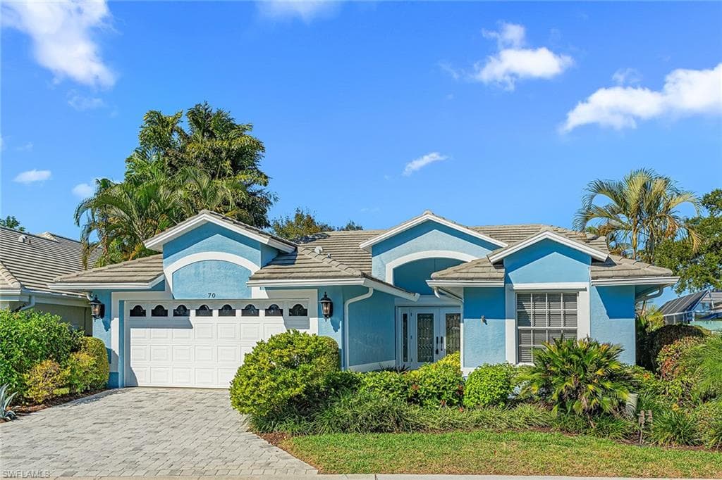 70 Fountain CIR NAPLES, FL 34119