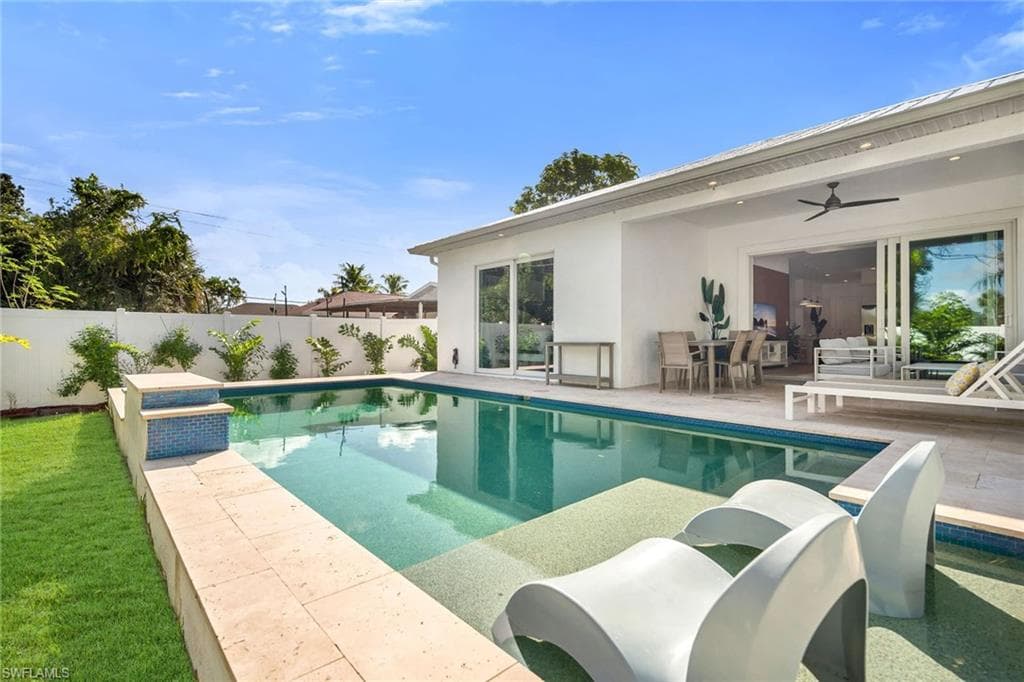 789 109th AVE N NAPLES, FL 34108