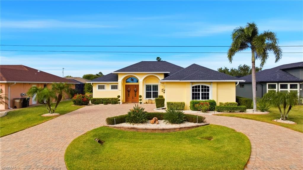 622 SE 8th PL CAPE CORAL, FL 33990