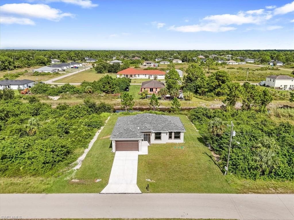 843 Theodore Vail ST E LEHIGH ACRES, FL 33974
