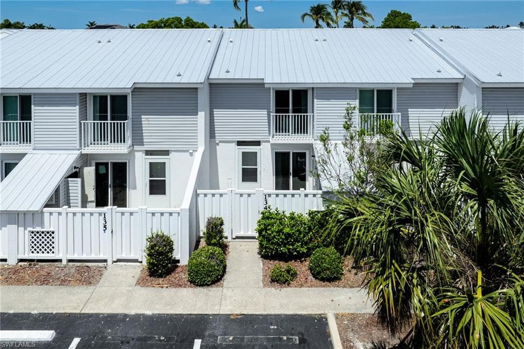 18044 San Carlos BLVD 134 FORT MYERS BEACH, FL 33931
