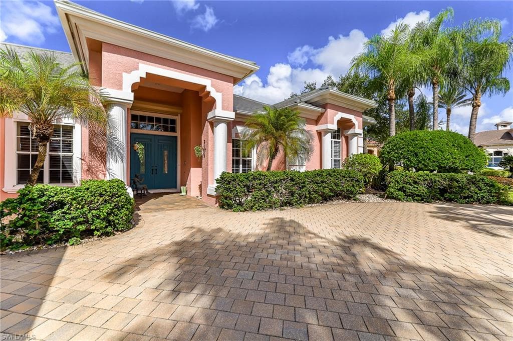 425 Terracina CT NAPLES, FL 34119