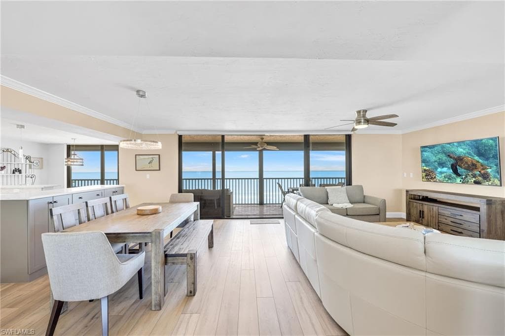 9653 Gulf Shore DR 402 NAPLES, FL 34108
