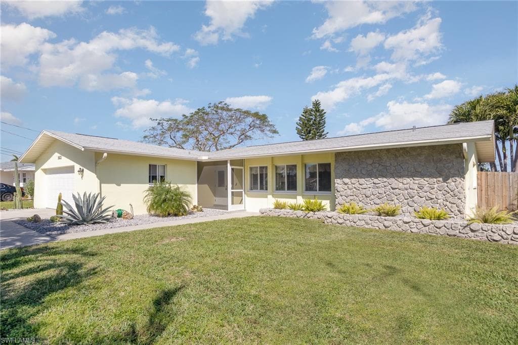 1821 Cornwallis PKWY CAPE CORAL, FL 33904