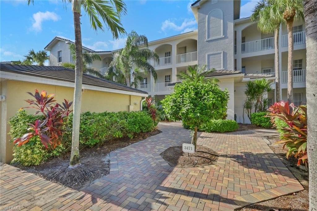 3471 Pointe Creek CT 201 BONITA SPRINGS, FL 34134
