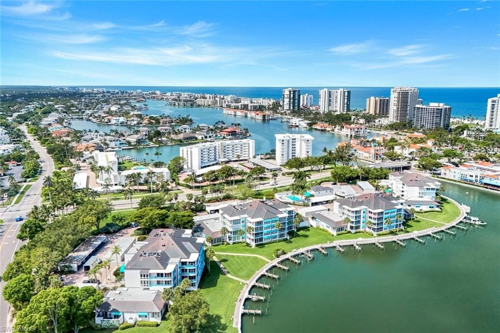 305 Park Shore DR 2-234 NAPLES, FL 34103
