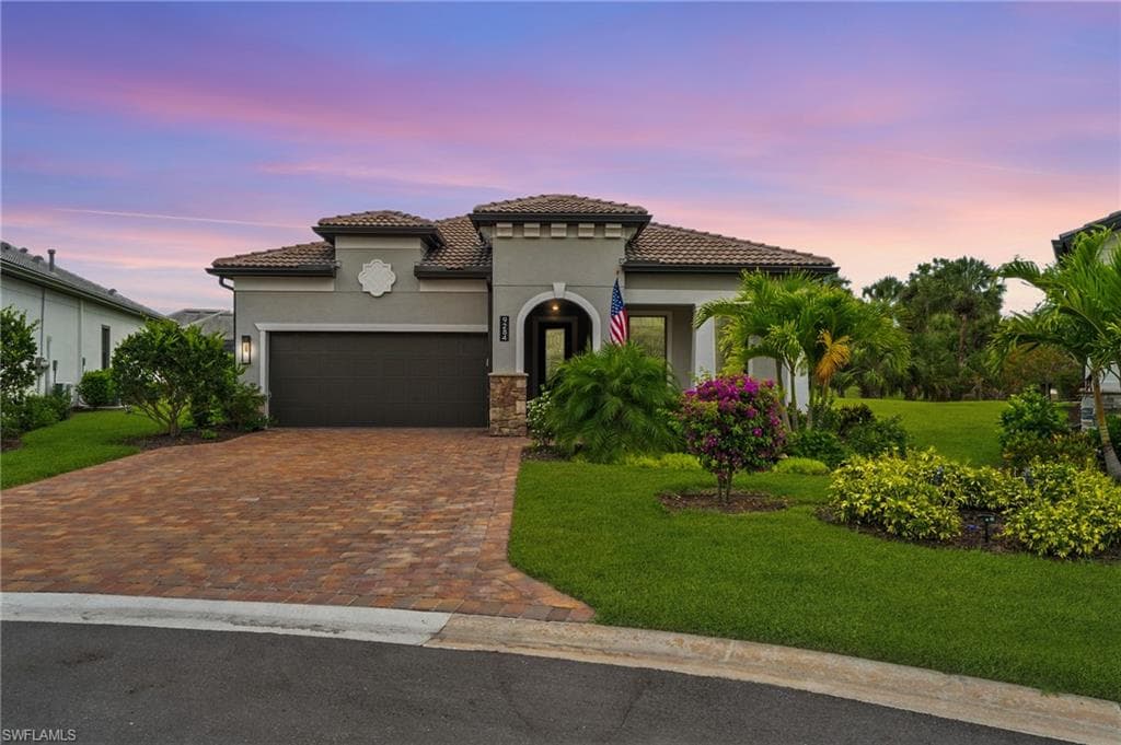 9284 Cormorant DR NAPLES, FL 34120