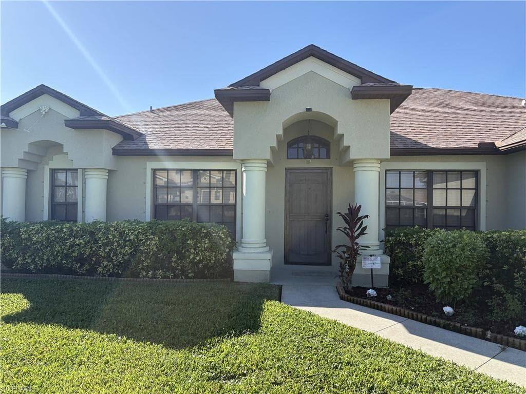 1724 SW 49th TER CAPE CORAL, FL 33914