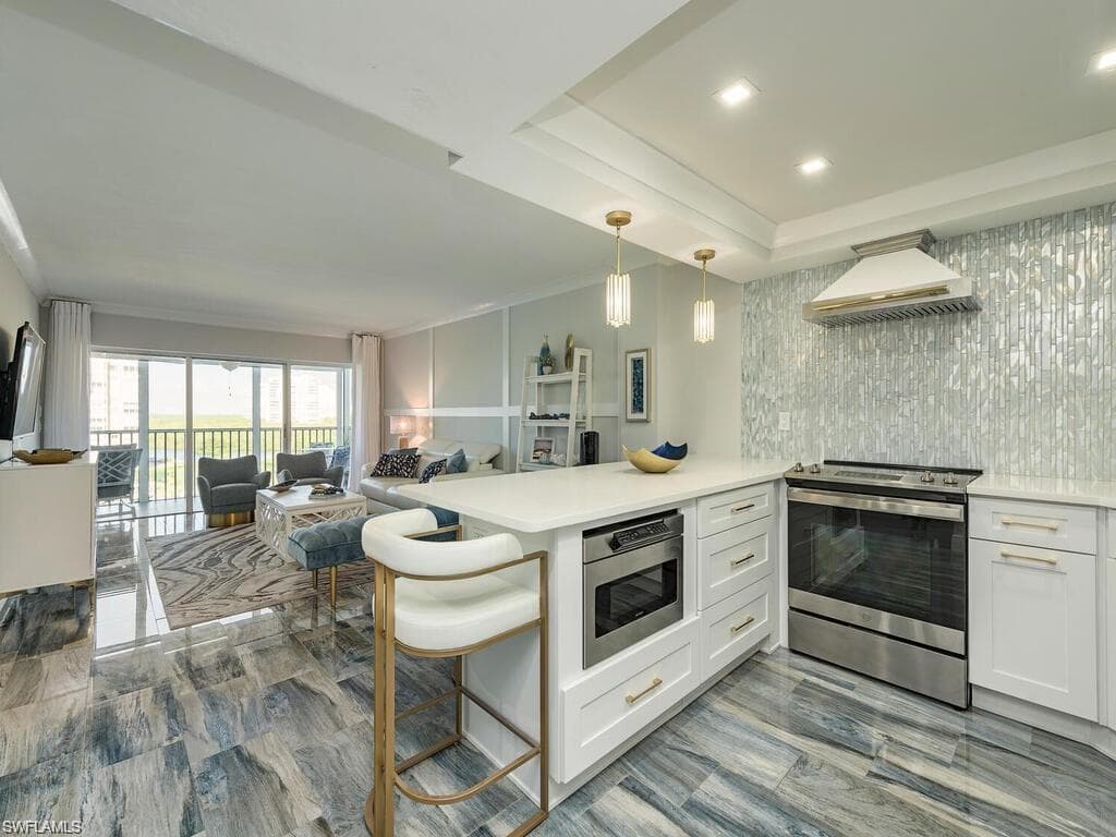 1 Bluebill AVE 703 NAPLES, FL 34108