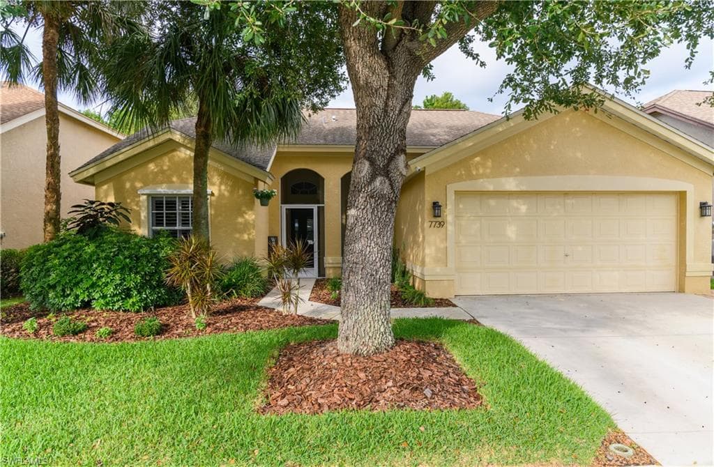 7739 Citrus Hill LN NAPLES, FL 34109