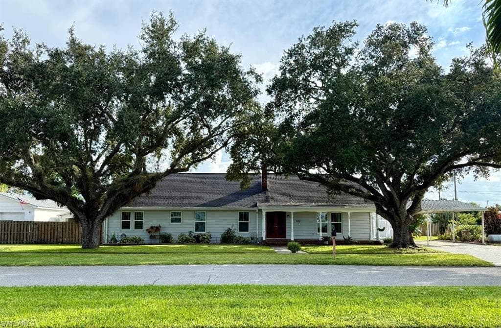 410 E Osceola AVE CLEWISTON, FL 33440