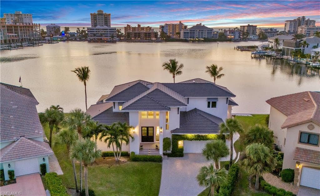 414 Palm CT NAPLES, FL 34108
