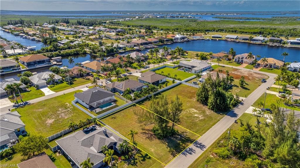 3806 SW 3rd ST CAPE CORAL, FL 33991