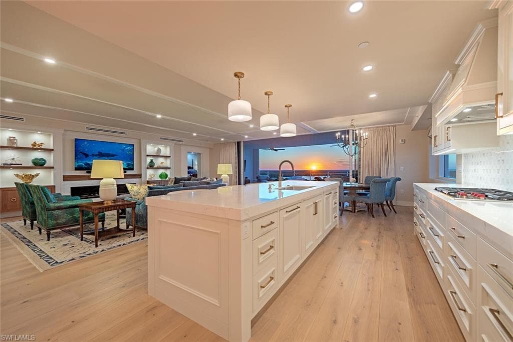 13935 OLD COAST RD 606 NAPLES, FL 34110