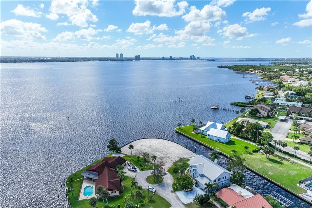7152 Reymoor DR NORTH FORT MYERS, FL 33917
