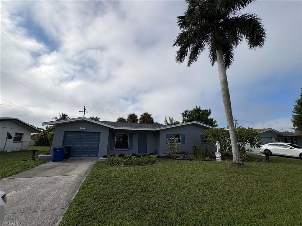 1735 Inlet DR NORTH FORT MYERS, FL 33903