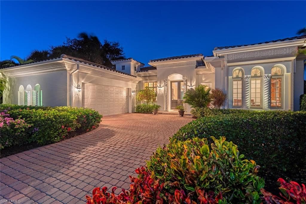 1755 VENEZIA CT NAPLES, FL 34105