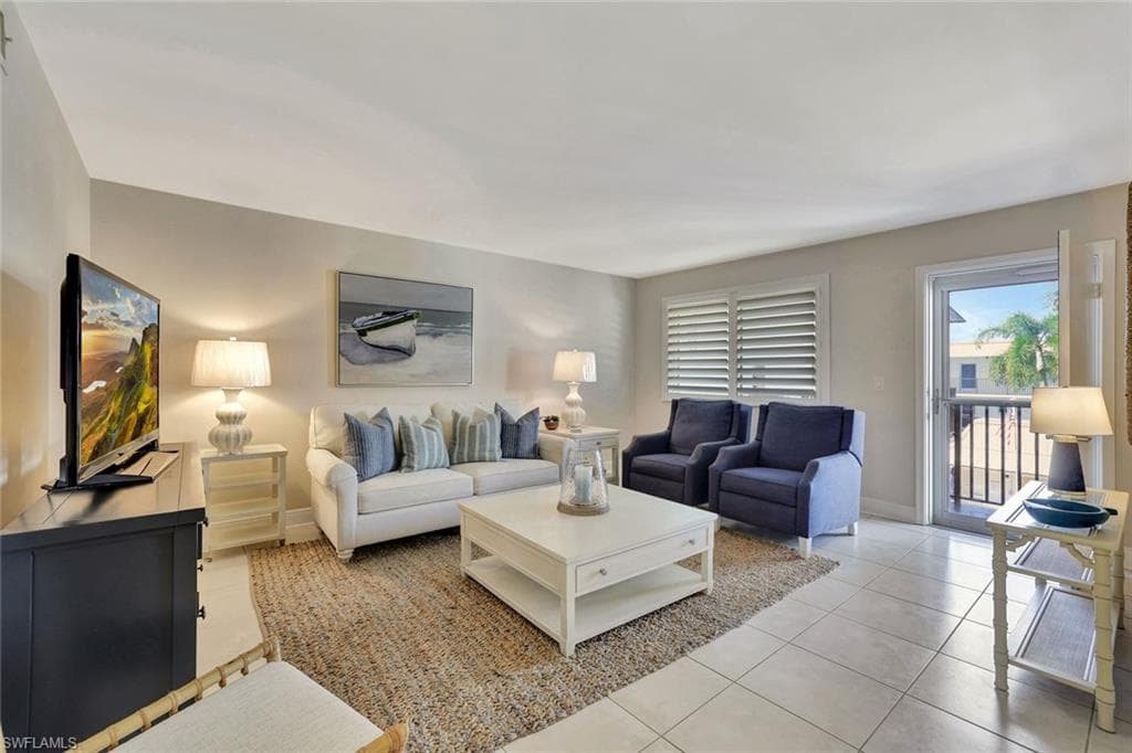766 Central AVE 304 NAPLES, FL 34102