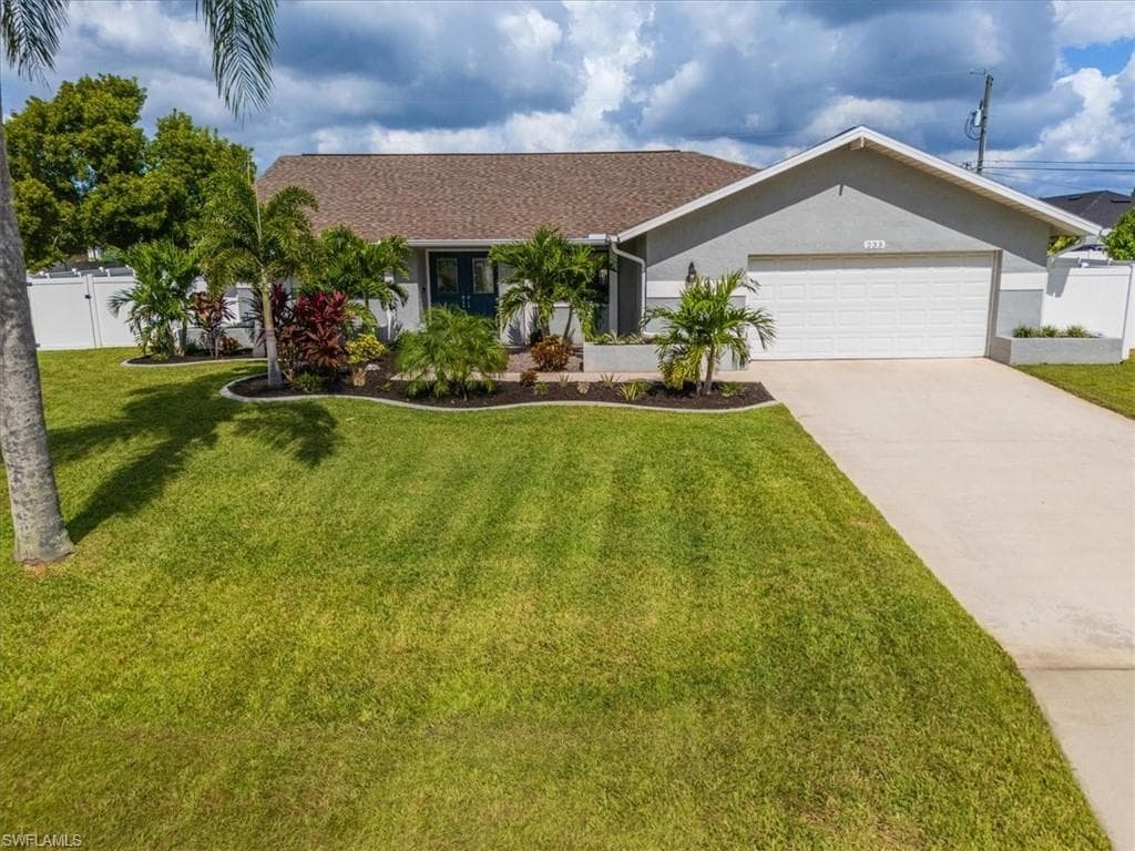 233 SW 19th TER CAPE CORAL, FL 33991