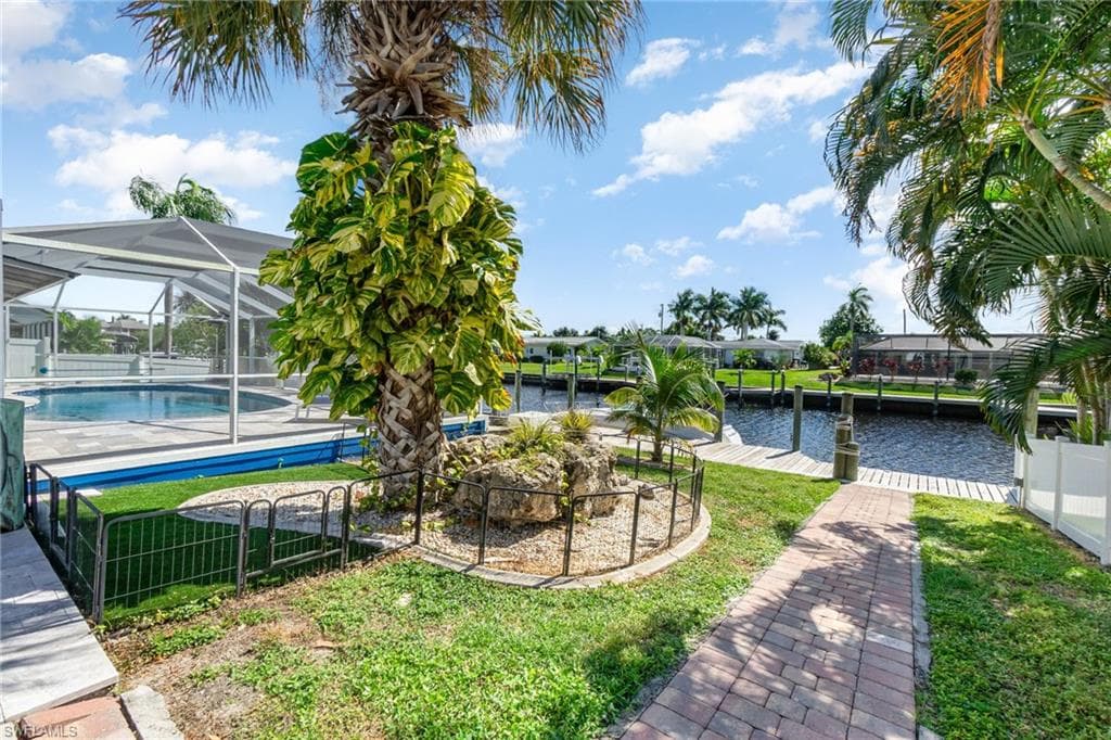 1661 Swan TER NORTH FORT MYERS, FL 33903