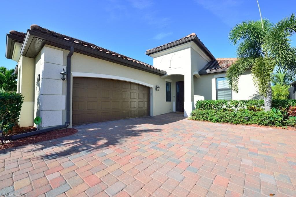 28096 Edenderry CT BONITA SPRINGS, FL 34135