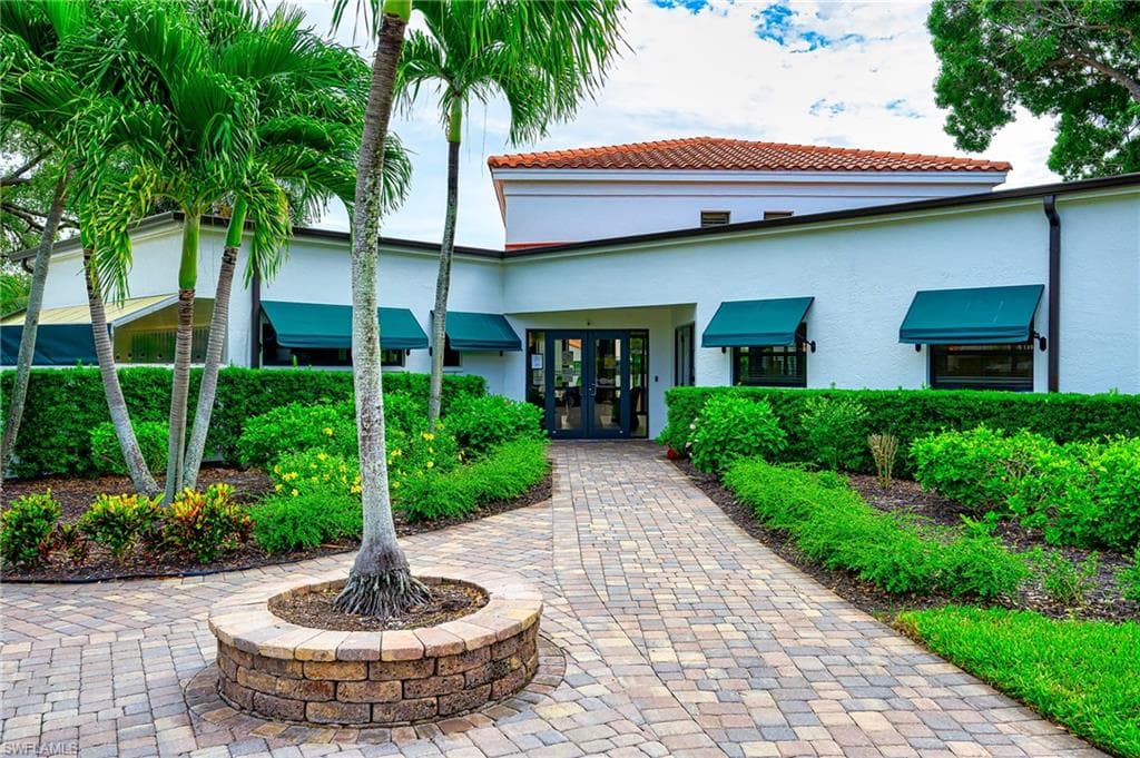 649 Beachwalk CIR C101 NAPLES, FL 34108