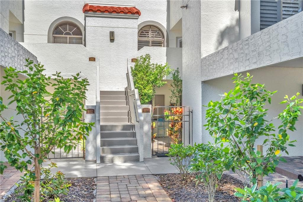 601 Beachwalk CIR L101 NAPLES, FL 34108