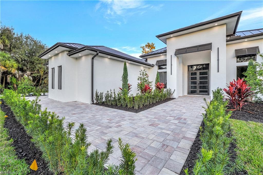 264 13TH ST NW NAPLES, FL 34120