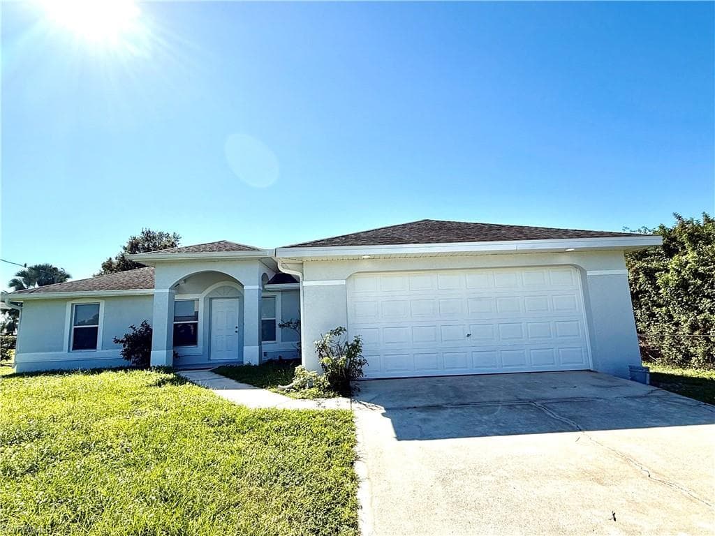2911 40th ST SW LEHIGH ACRES, FL 33976