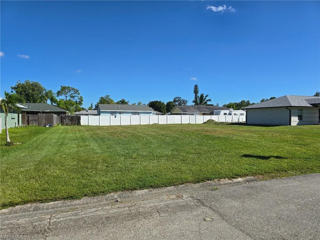825 Zana DR FORT MYERS, FL 33905
