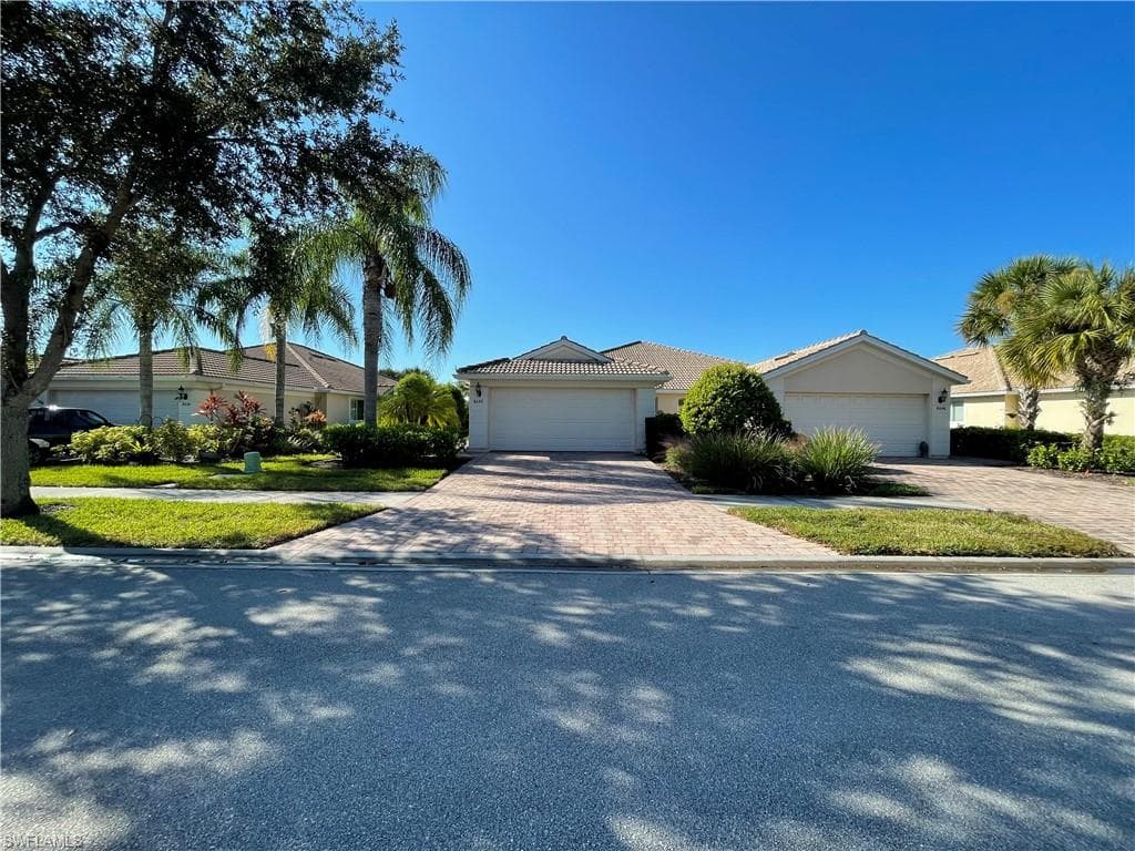 8642 Genova CT NAPLES, FL 34114