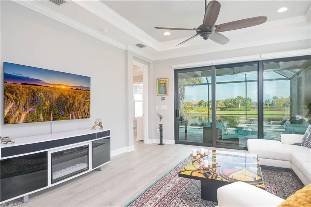 8013 Calle Canovas CT NAPLES, FL 34114