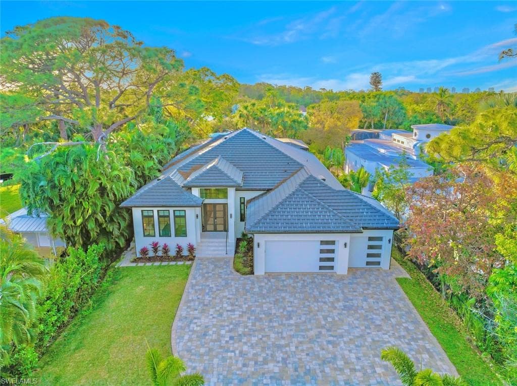 27287 Tennessee ST BONITA SPRINGS, FL 34135