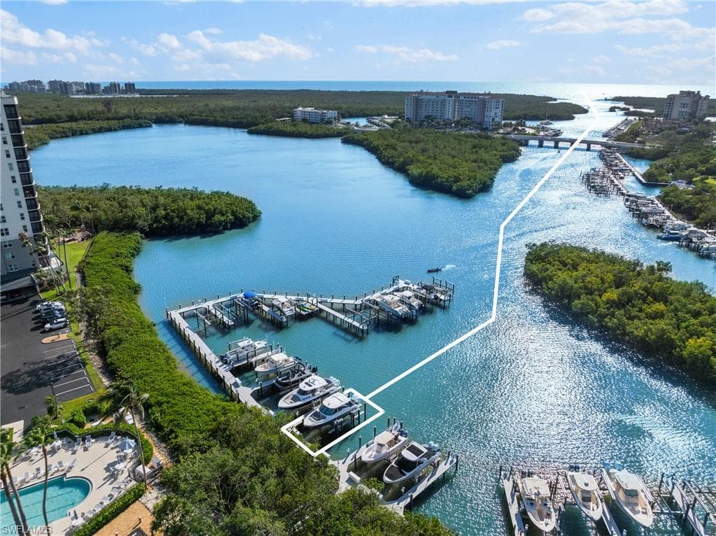 311C Wiggins Bay DR NAPLES, FL 34110