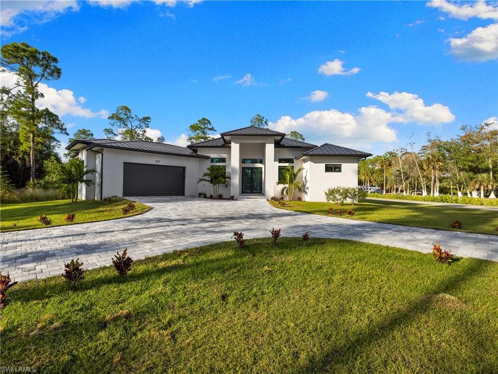 927 12th AVE NE NAPLES, FL 34120