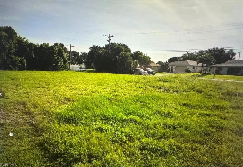 1435 SE 35th ST CAPE CORAL, FL 33904