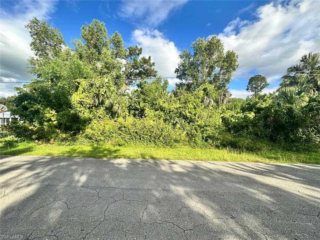 410 Desoto AVE LEHIGH ACRES, FL 33972