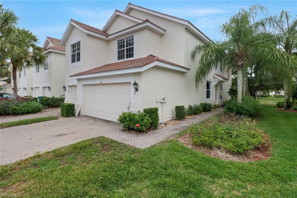 815 Hampton CIR 143 NAPLES, FL 34105