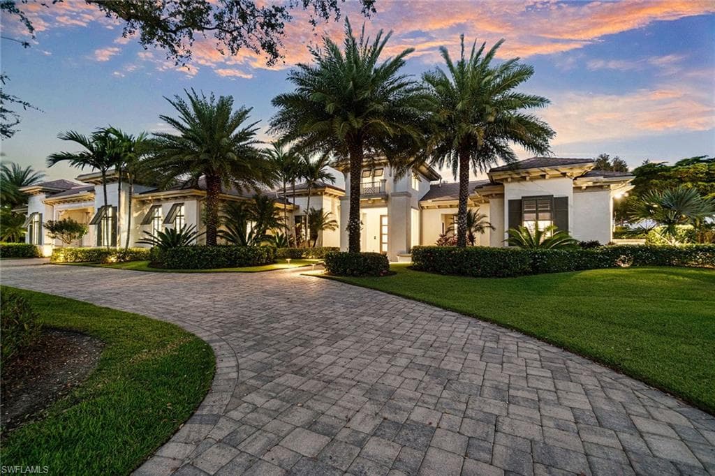 6188 Freemont DR NAPLES, FL 34119
