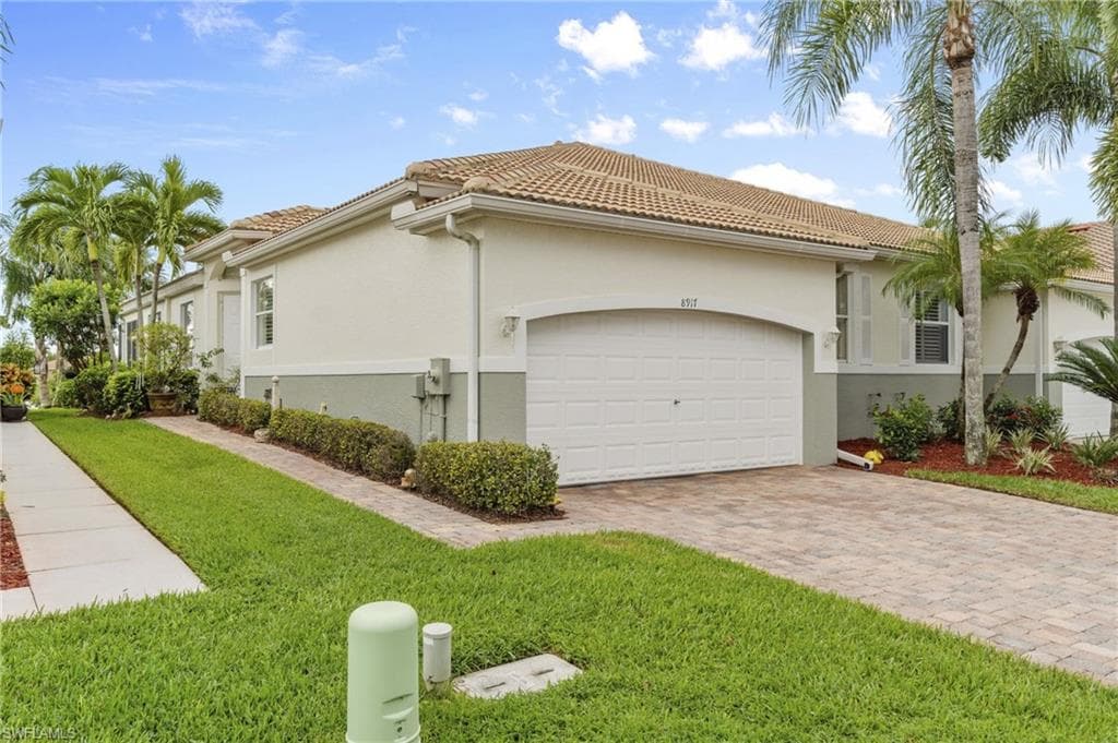 8917 Cranes Nest CT FORT MYERS, FL 33908
