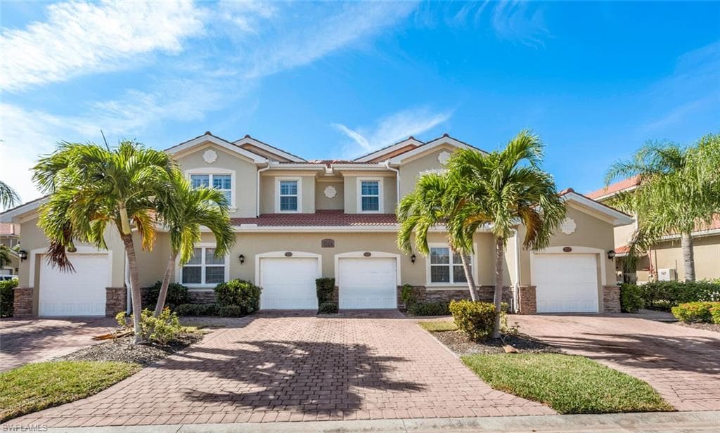 8564 Oakshade CIR 102 FORT MYERS, FL 33919